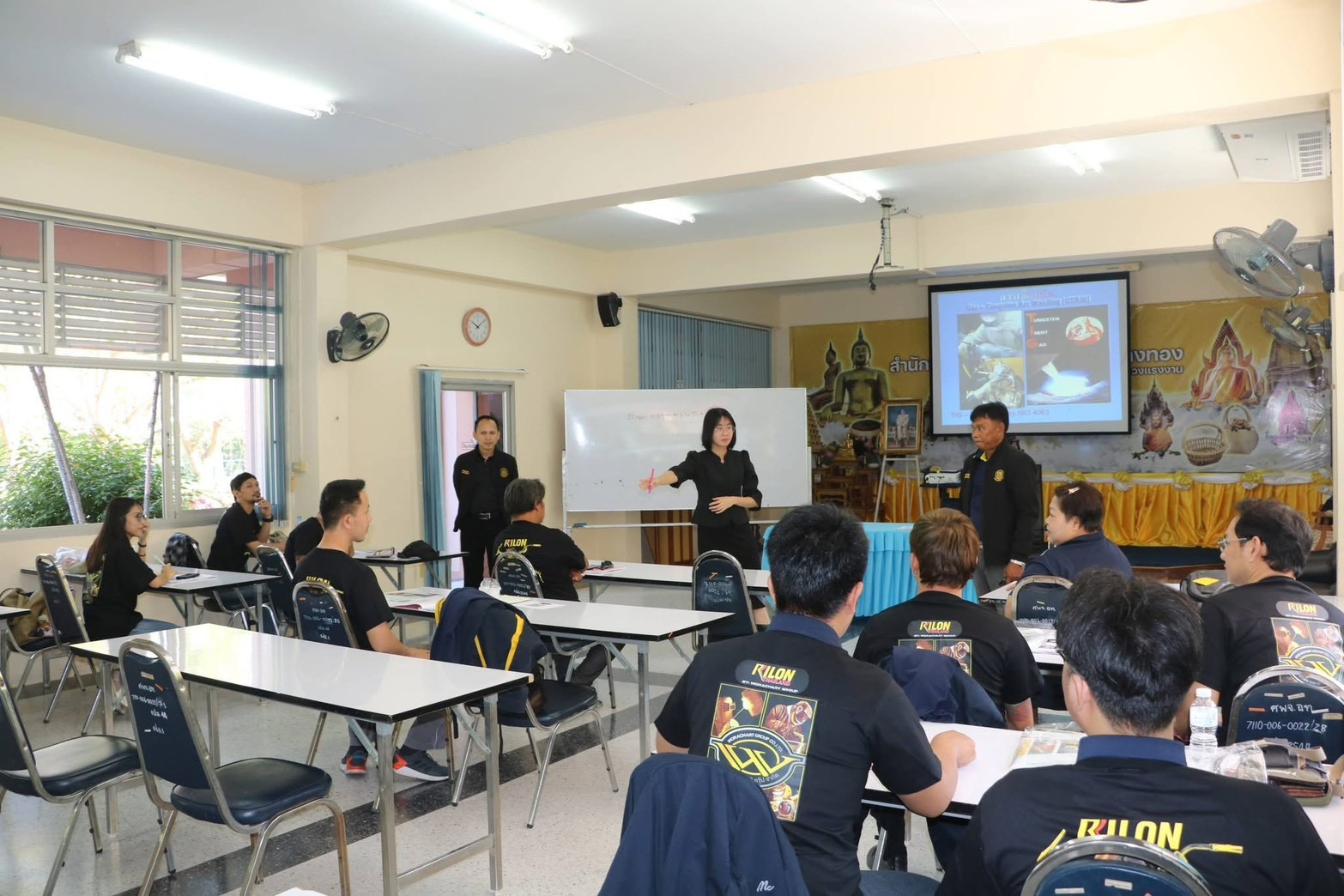 Rilon Thailand News Worachart Group Co., Ltd. contributed welding machines and protective equipment for the training program to develop the knowledge, capabilities, and skills in metal welding for employees in establishments at the Ang Thong Skill Development Office.